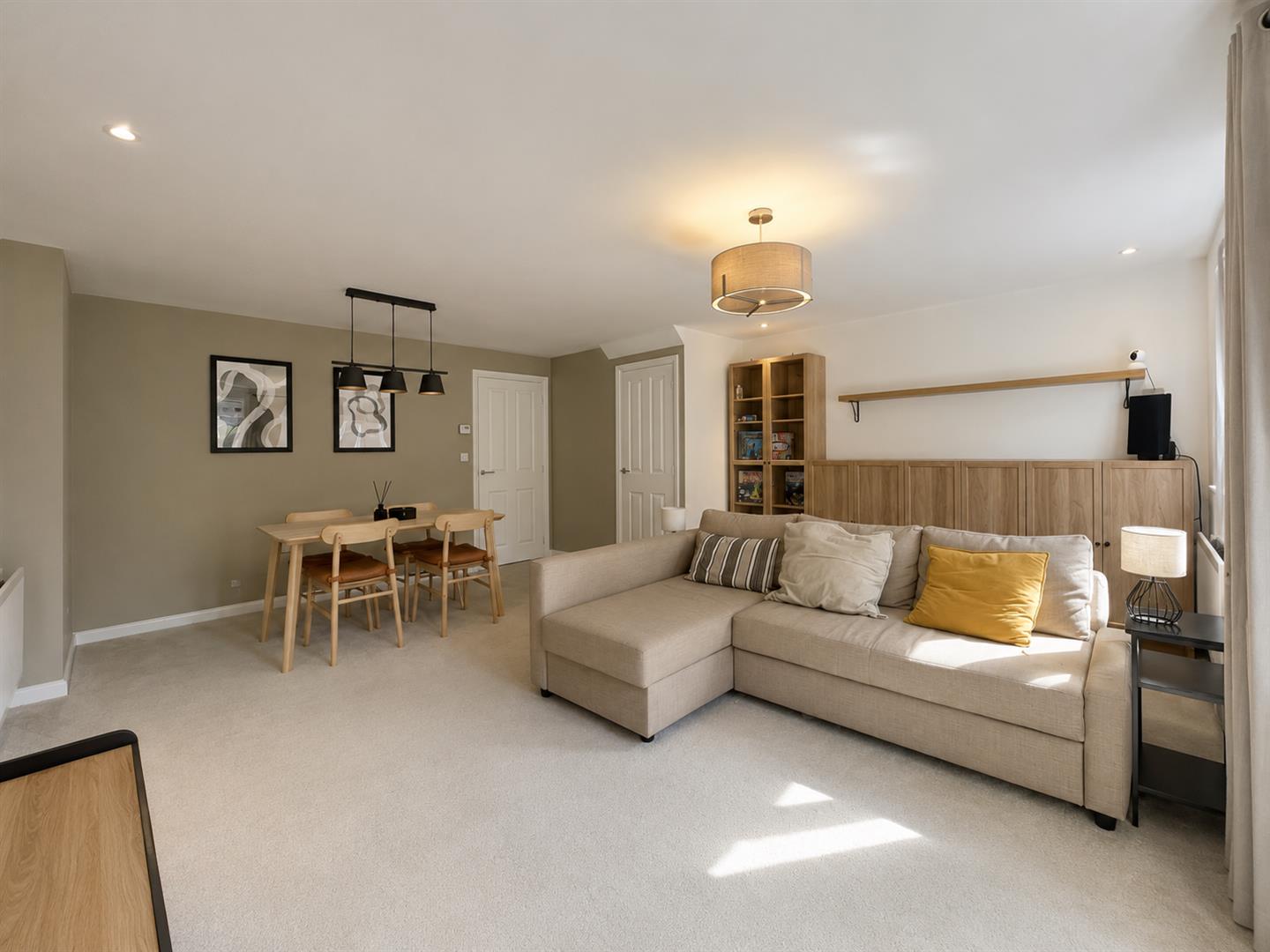 5 bed property in Friesland Avenue, Milton Keynes